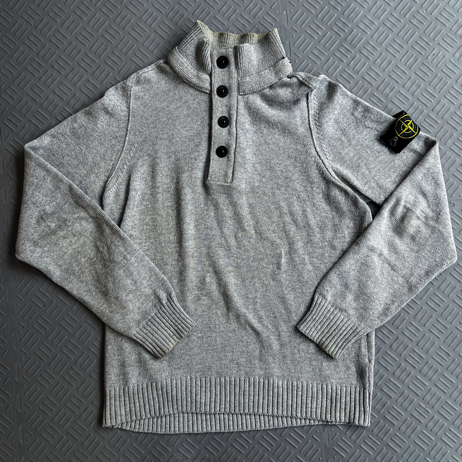 Vintage 2000’s Stone Island Quarter Zip (M)