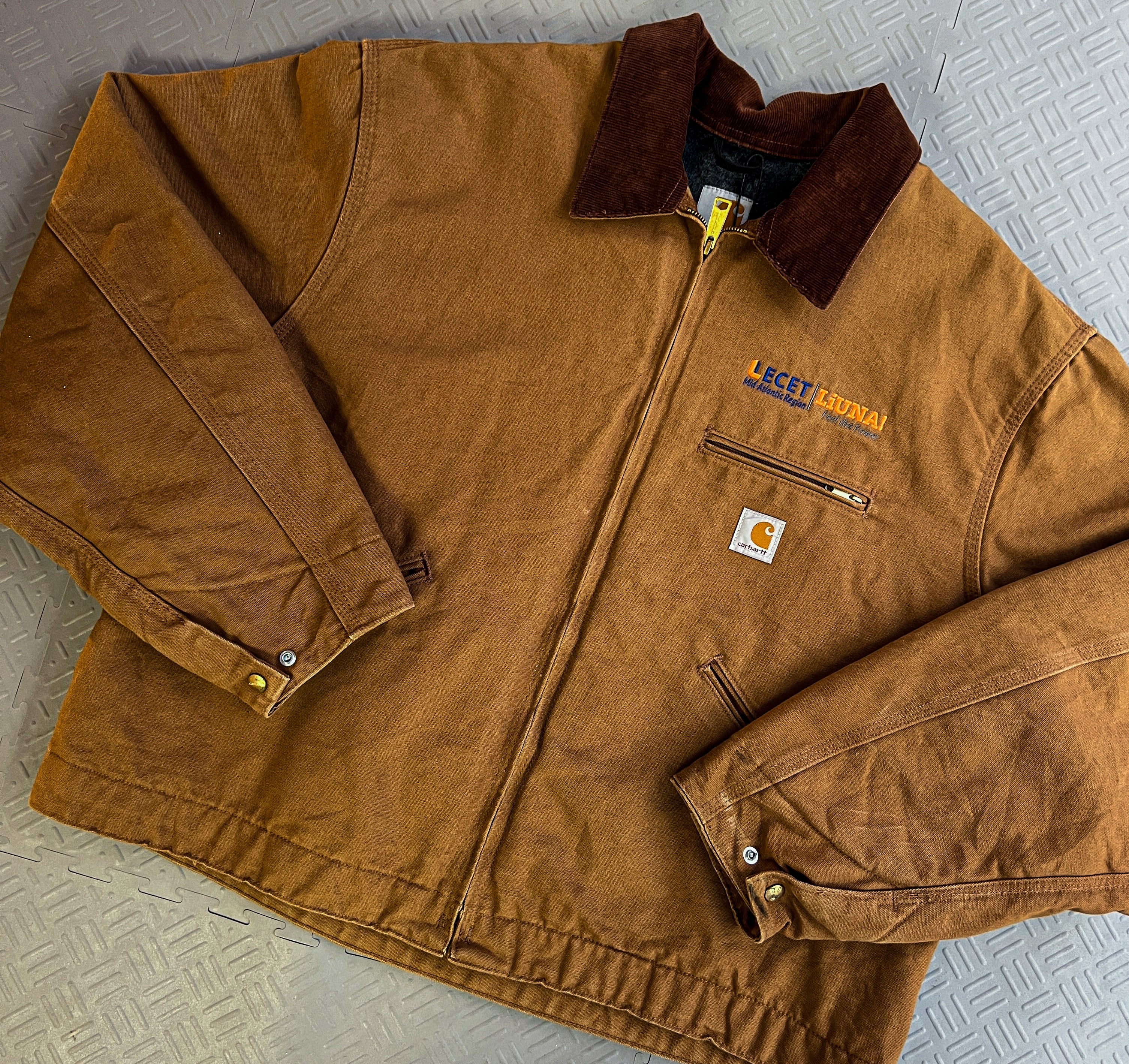 Vintage 2000’s Carhartt Detroit Jacket (XXL)