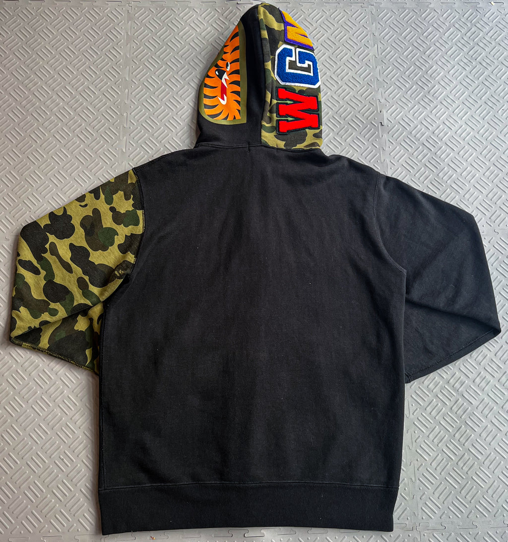 Bape Black shark Hoodie (L)