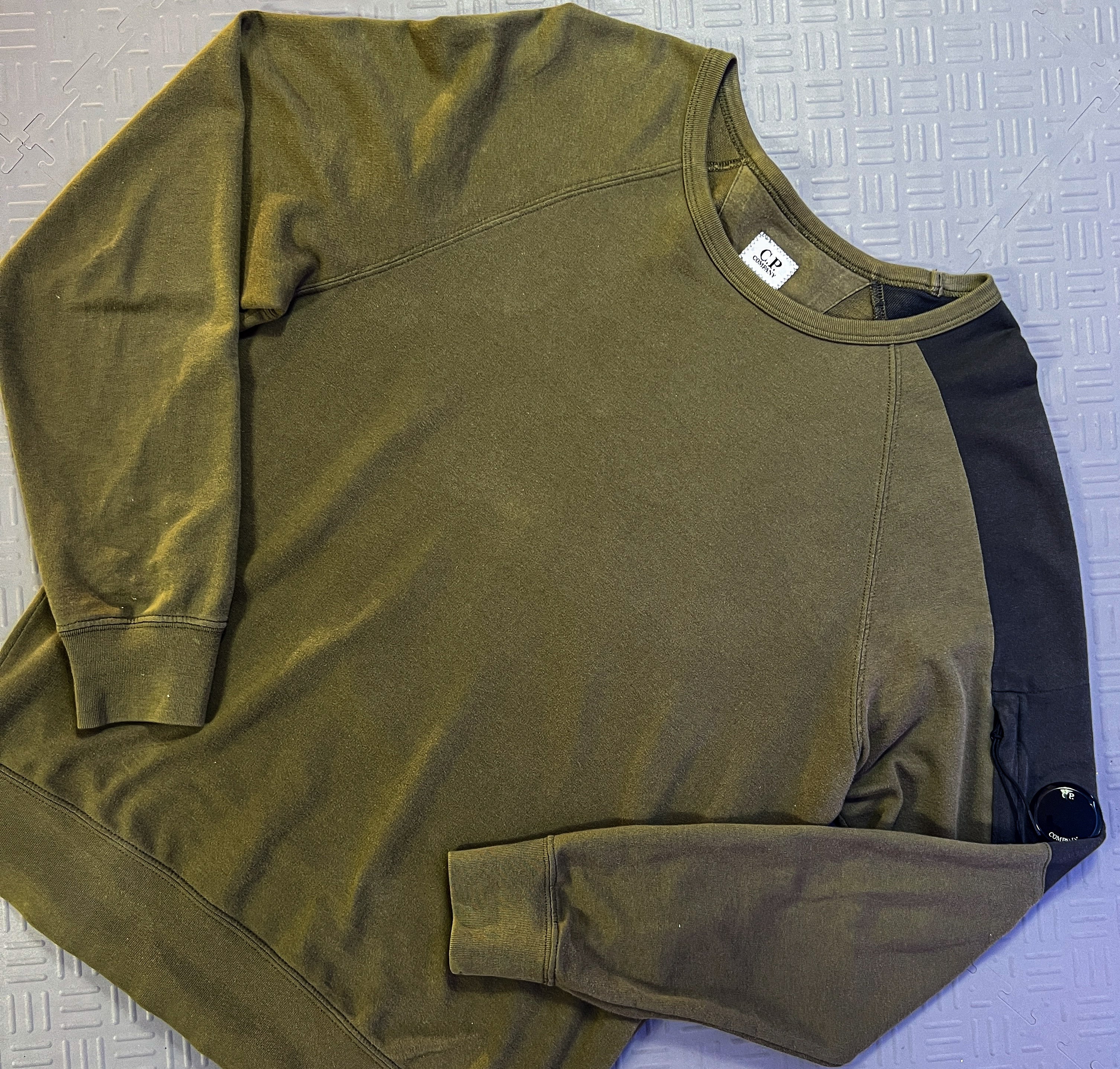 CP Company Olive Lens Crewneck Sweater (M)