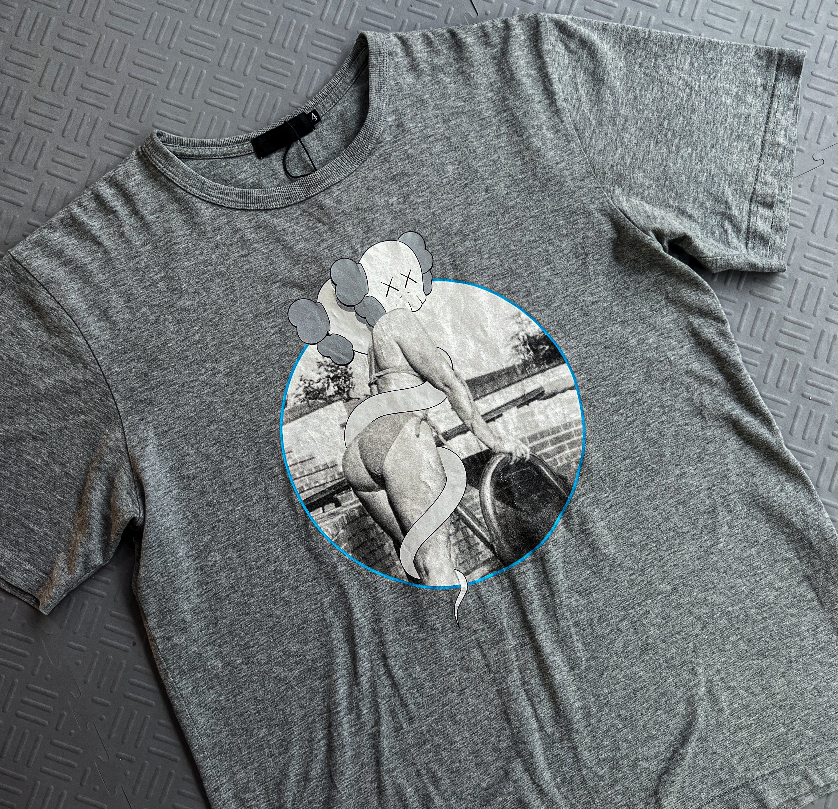 Kaws X Original Fake Model Tee (L)