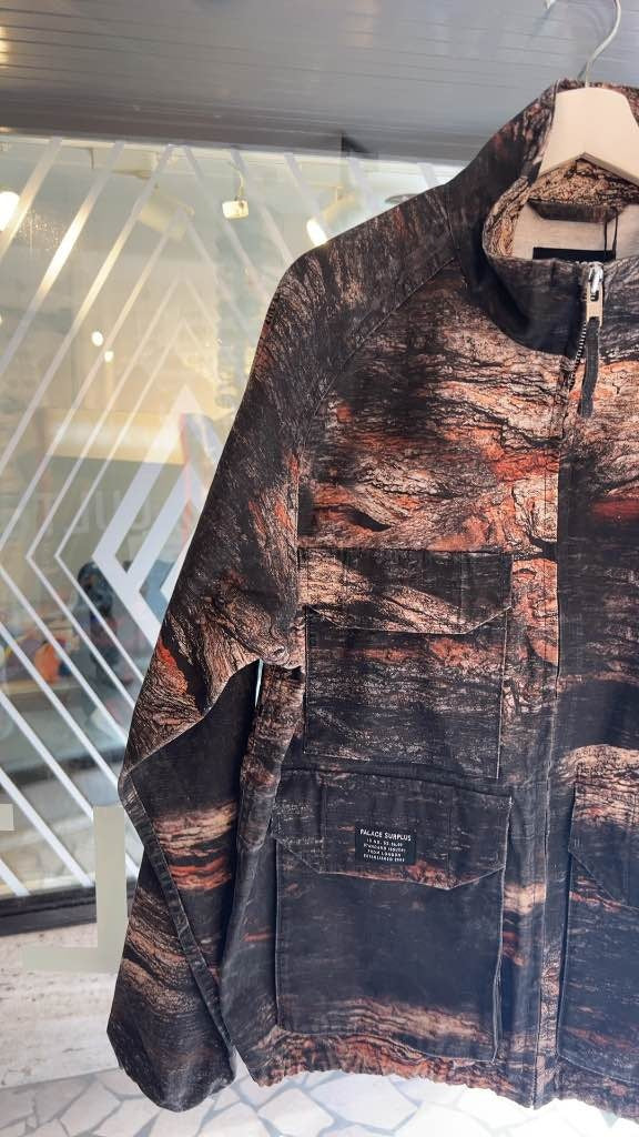 FW25 Palace RN Ripstop Jacket Bark NWT (L)