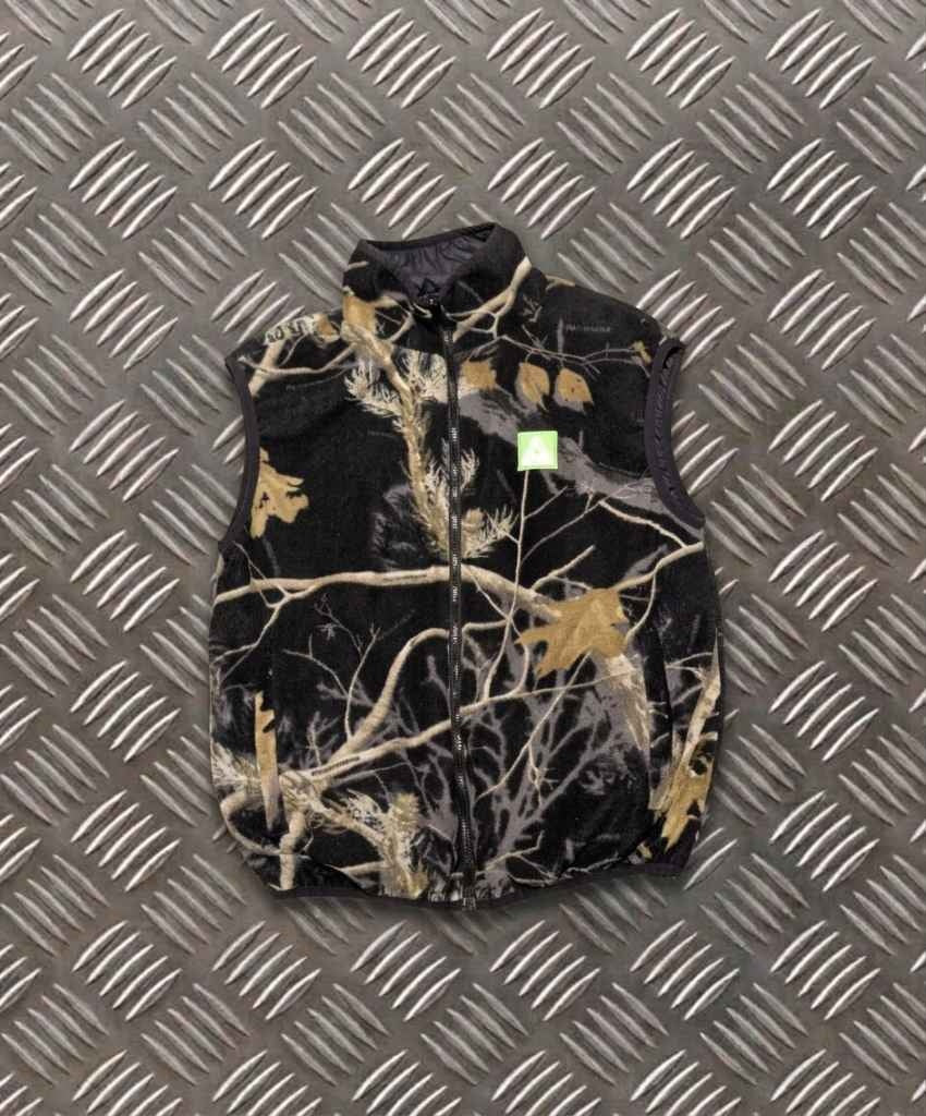 FW21 Palace Reversible Realtree Vest (M)