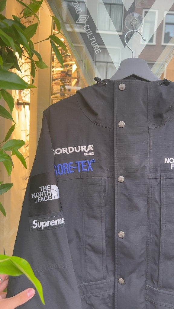 FW18 Supreme x North Face Expedition Jacket GoreTex (L)