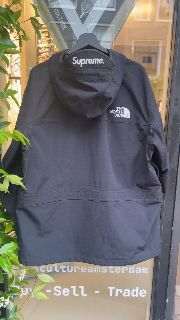 FW18 Supreme x North Face Expedition Jacket GoreTex (L)