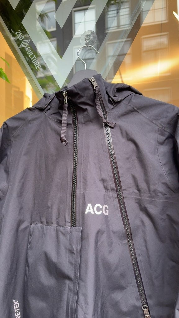 Nike ACG Goretex Womens Jacket (L)