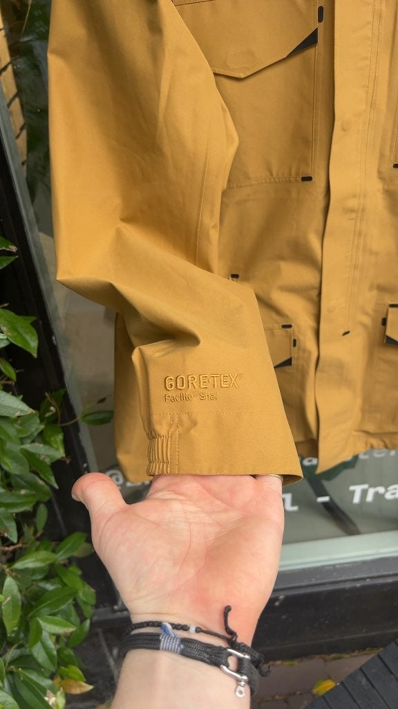 Nike Goretex Jacket Sand (L)