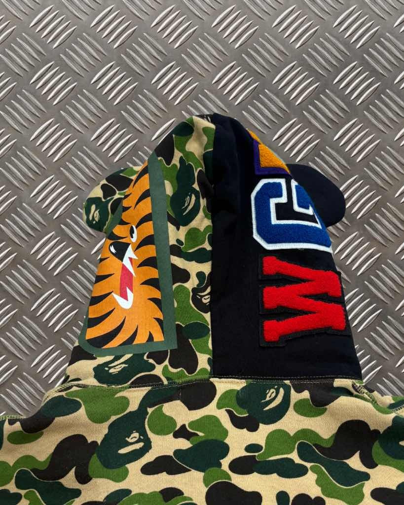 Bape x Medicom Bearbrick Shark Hoodie (L)
