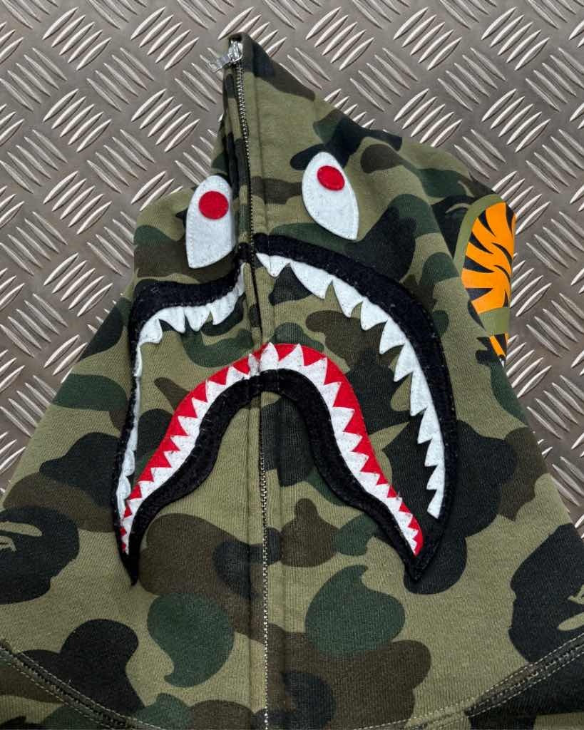 Bape Shark Hoodie Camo (XL)