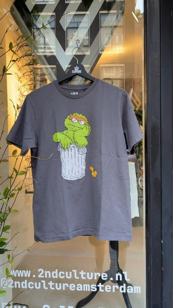 SS18 Kaws x Uniqlo The Grouch Tee (S)