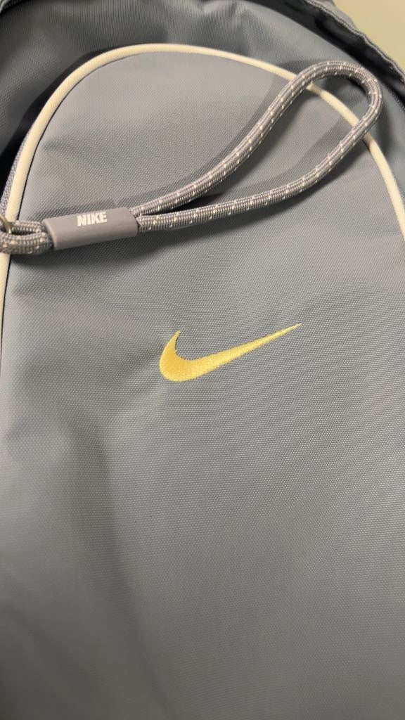 Nike Essentials Sling Bag
