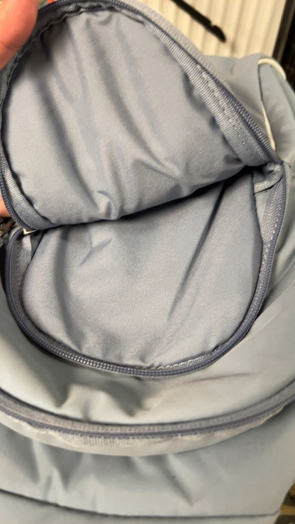 Nike Essentials Sling Bag