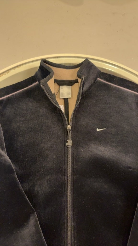 Vintage 2000's Nike Stash Pocket Reflective Velour Jacket (L)
