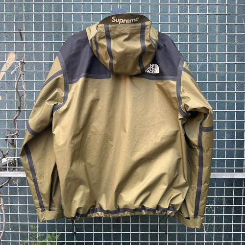 SS21 Supreme x The North Face Summit Series Jacket (XL)