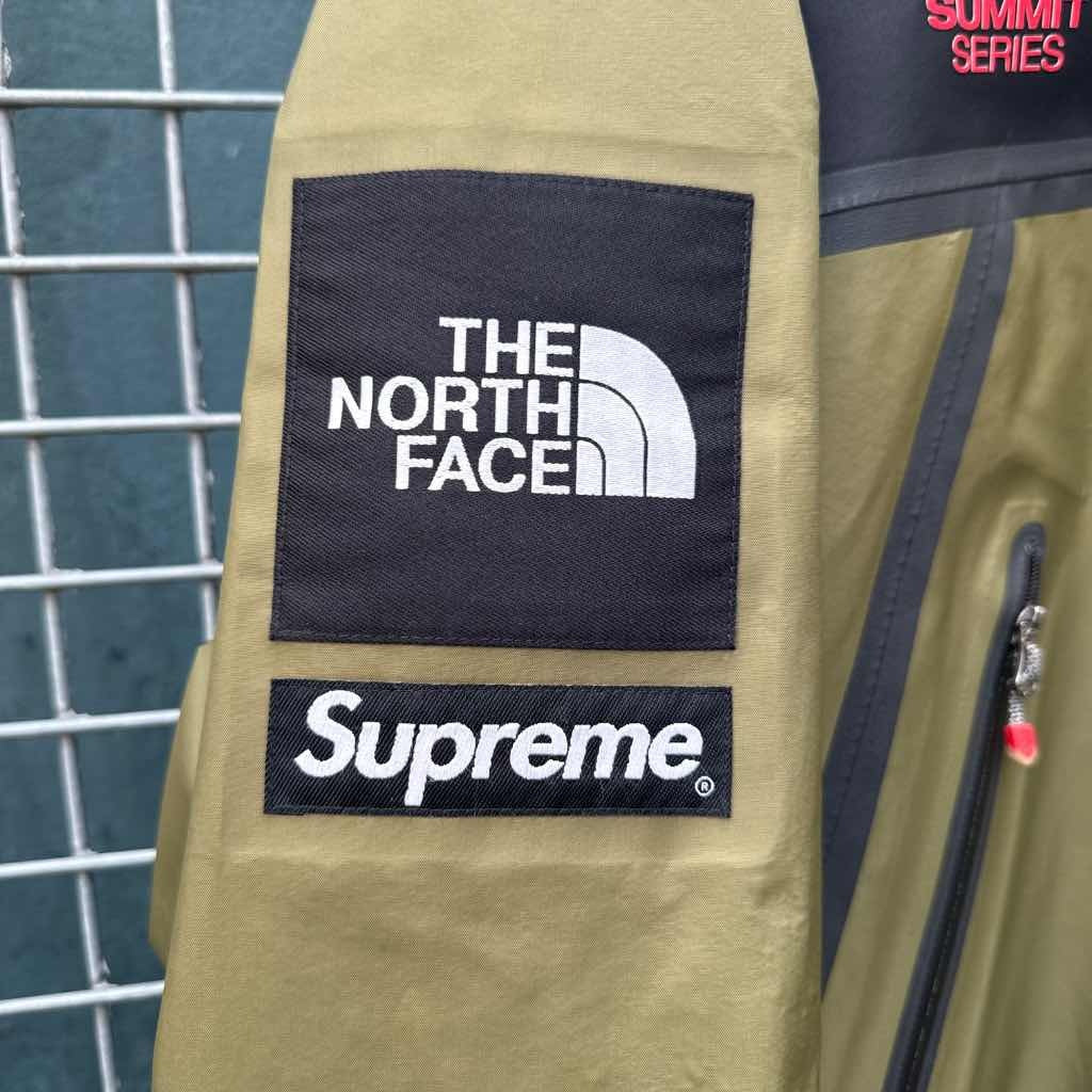 SS21 Supreme x The North Face Summit Series Jacket (XL)