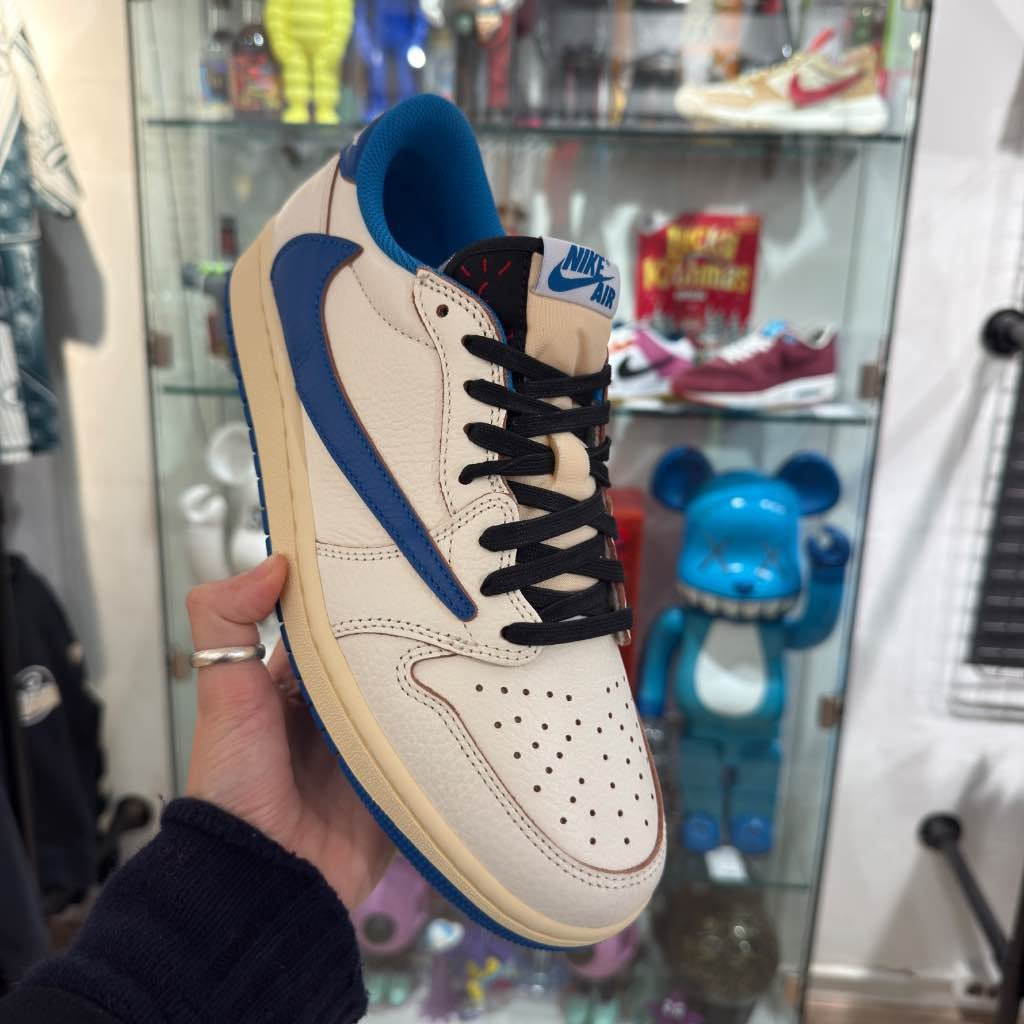 Travis Scott x Fragment x Air Jordan 1 Low (EU42,5)