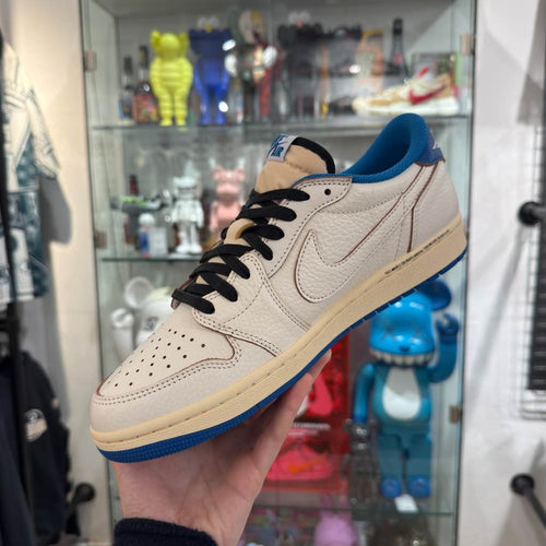 Travis Scott x Fragment x Air Jordan 1 Low (EU42,5)
