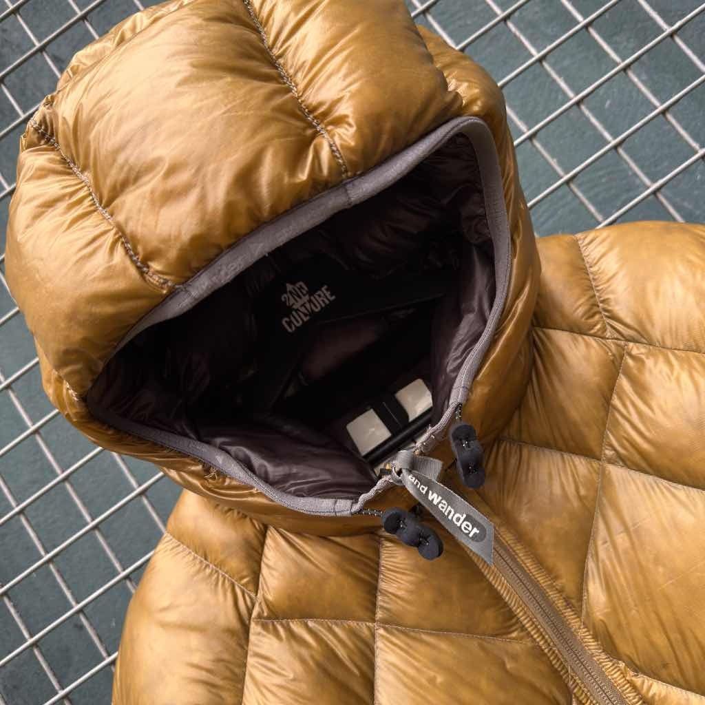 And Wander Gold Pertex Daimond Quilted Jacket NWT (L)