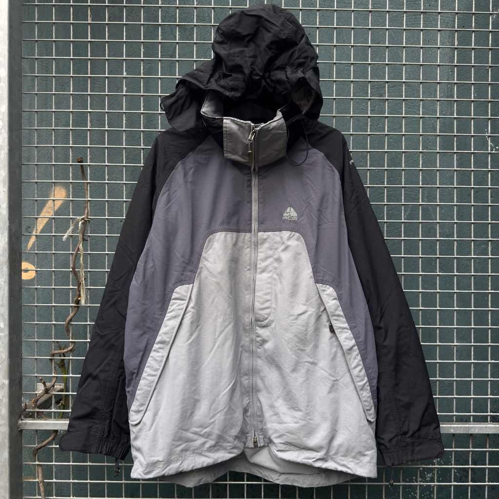Vintage Nike ACG 2-IN-1 Shell Jacket (L)