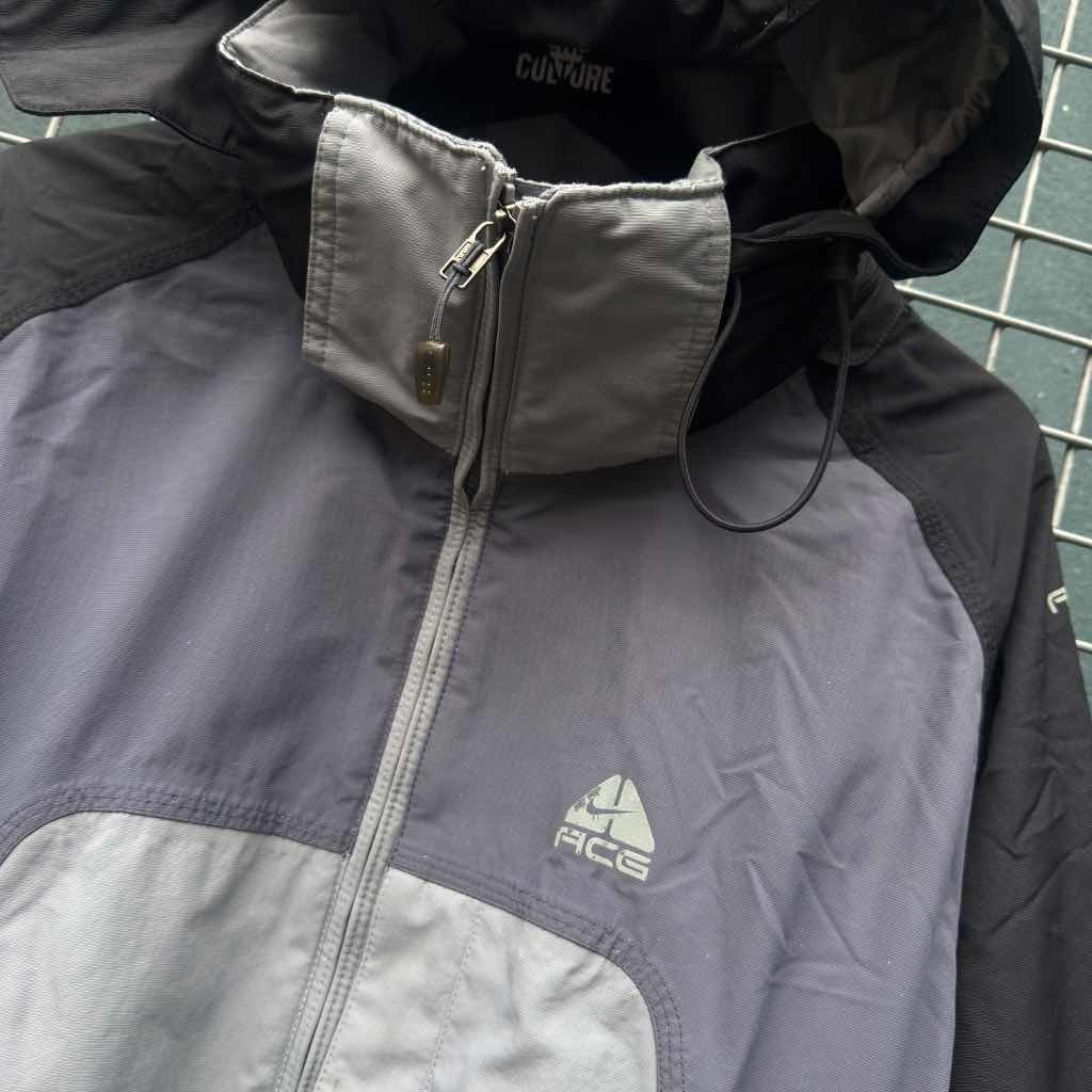 Vintage Nike ACG 2-IN-1 Shell Jacket (L)