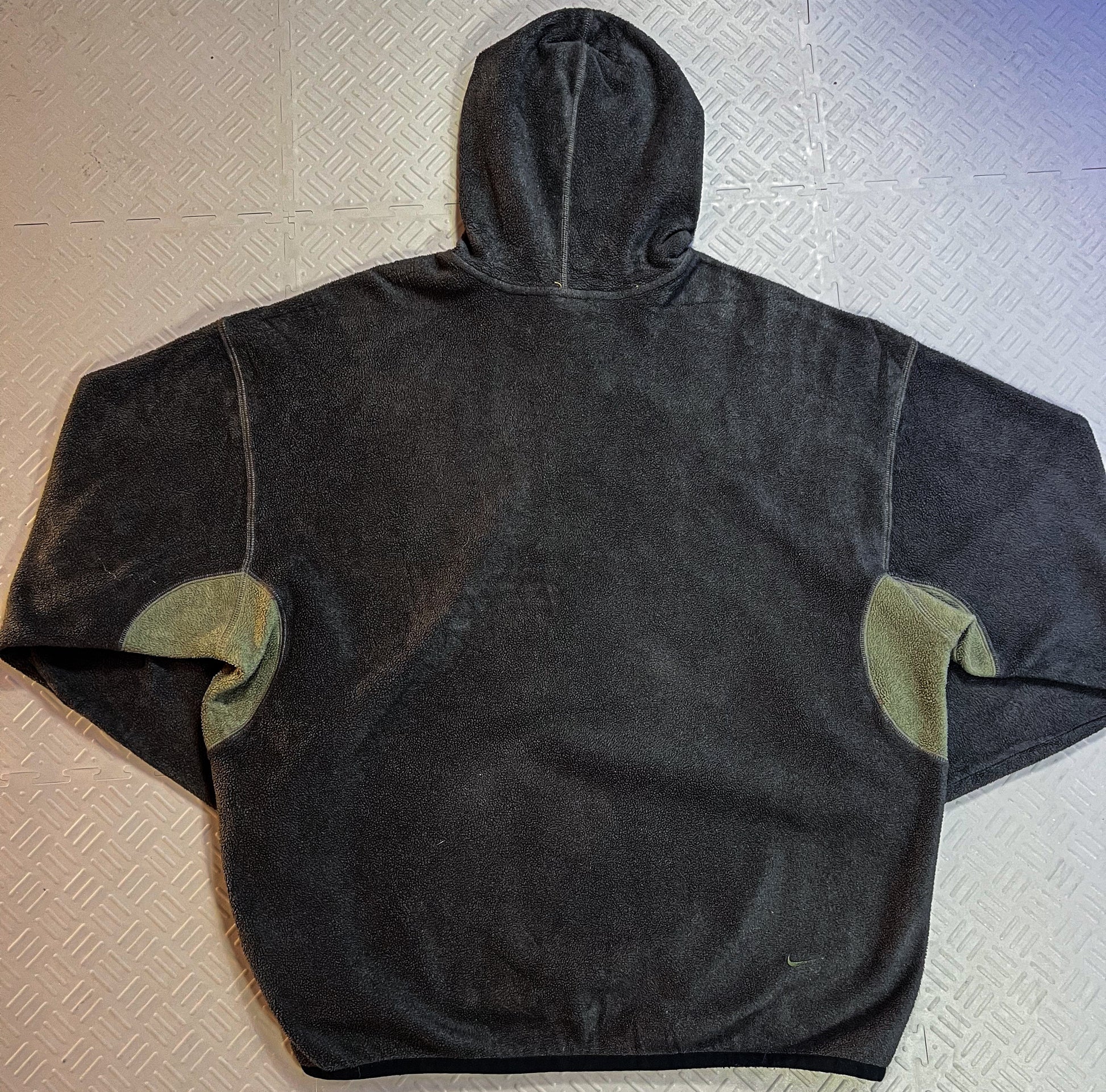Vintage 2000’s Nike Spellout Fleece (XL)