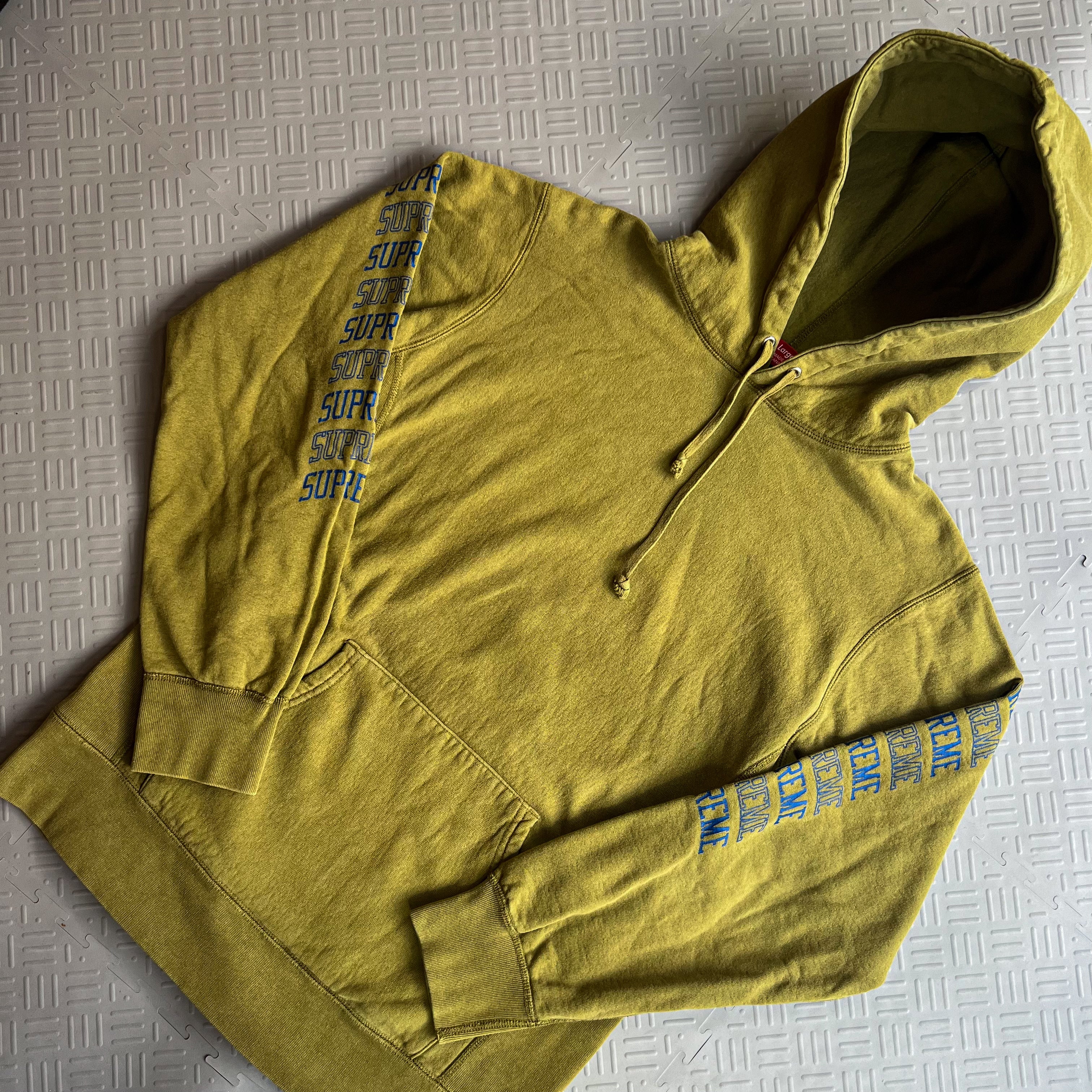 SS17 Supreme Sleeve Logo Hoodie Green (L)