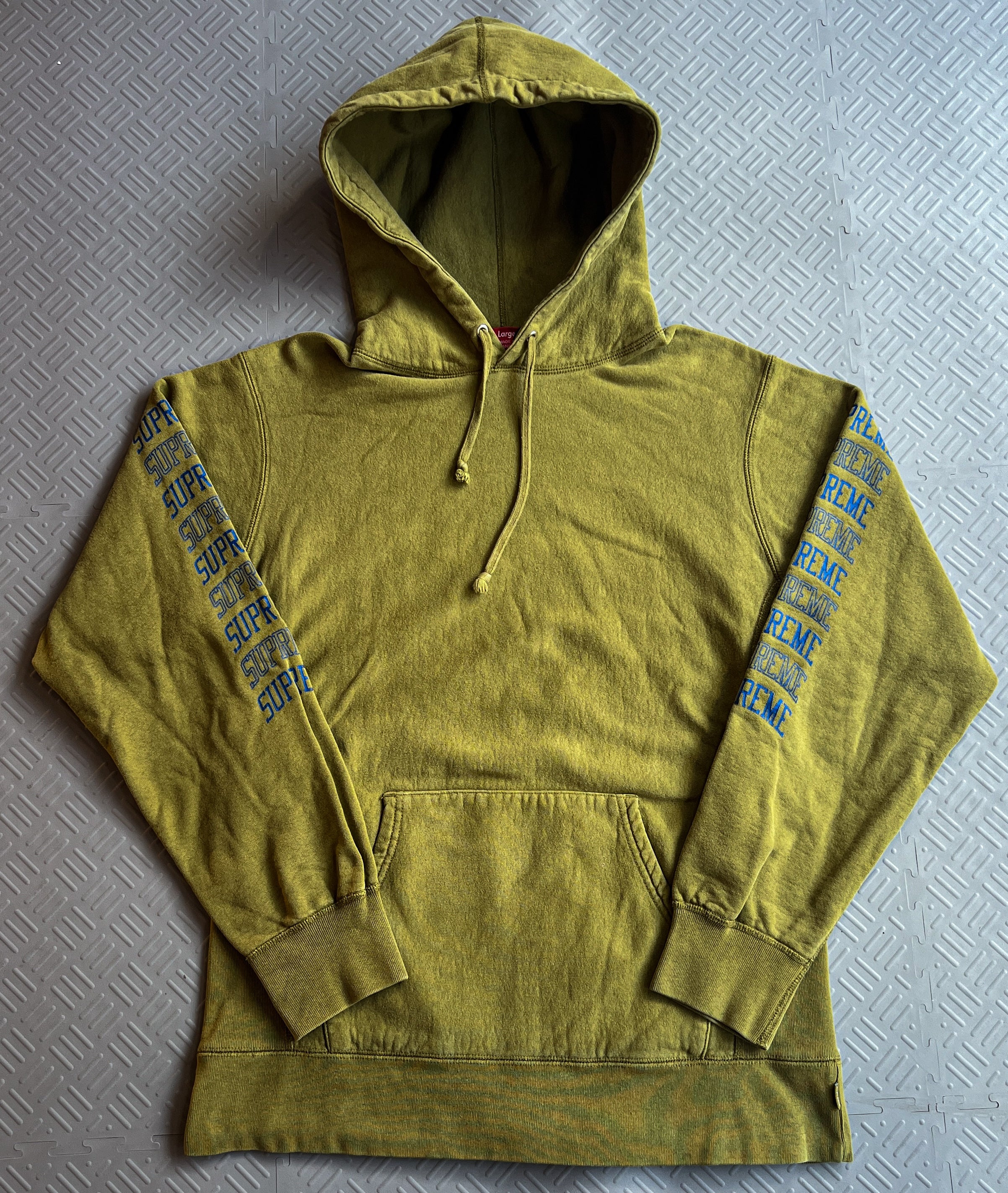 SS17 Supreme Sleeve Logo Hoodie Green (L)