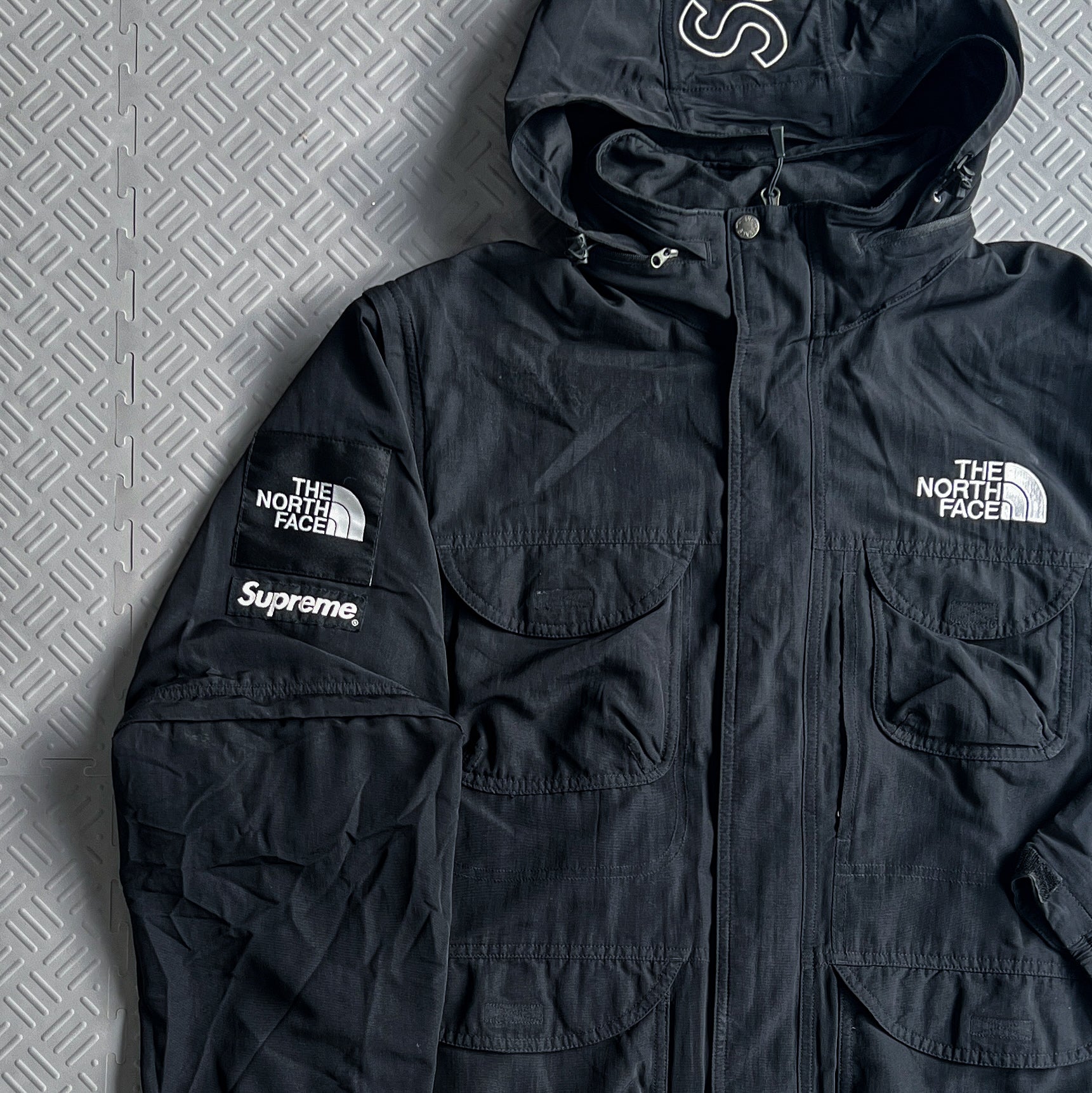 SS22 Supreme x TNF Trekking Convertible Jacket (XL)