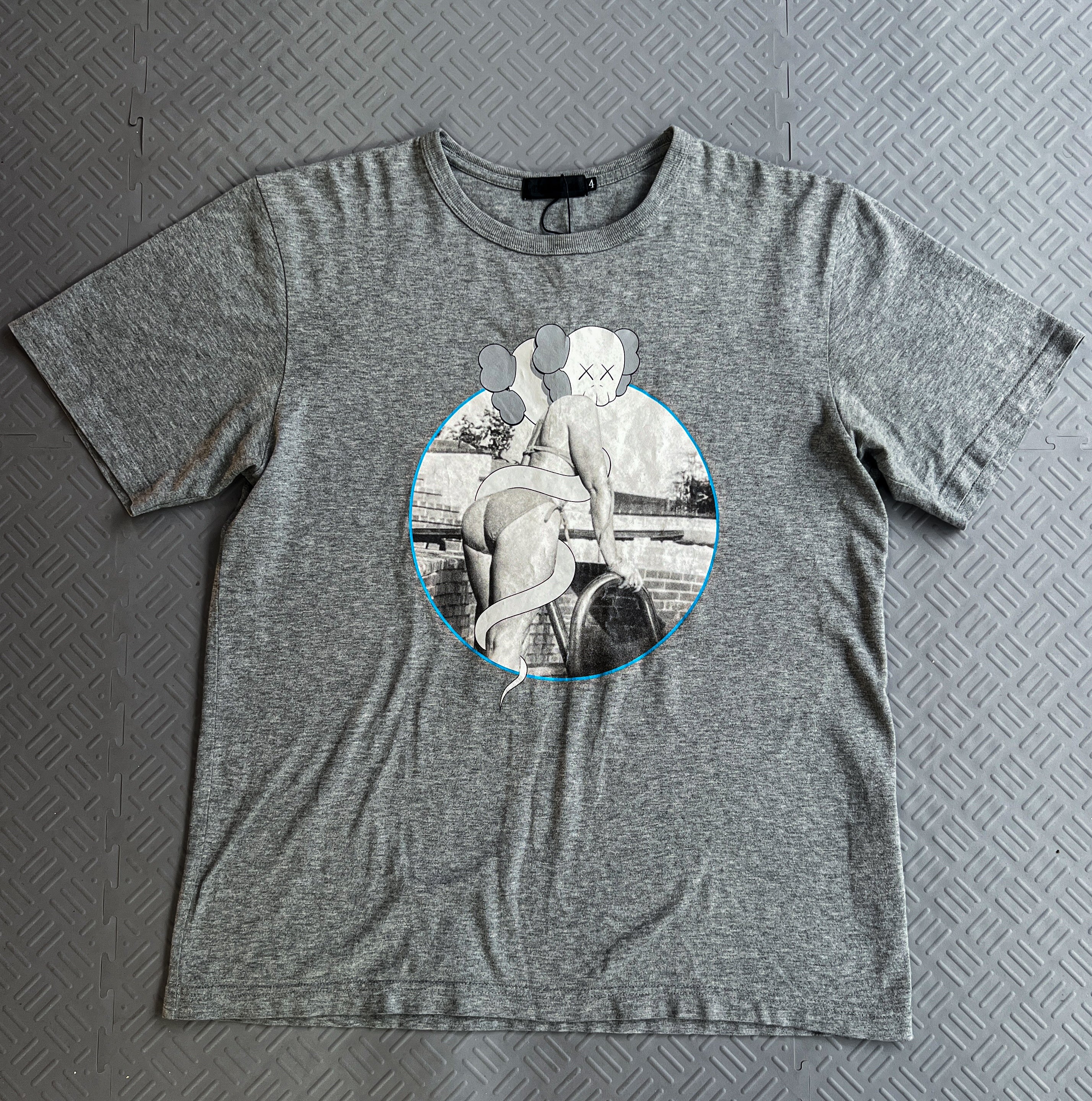Kaws X Original Fake Model Tee (L)
