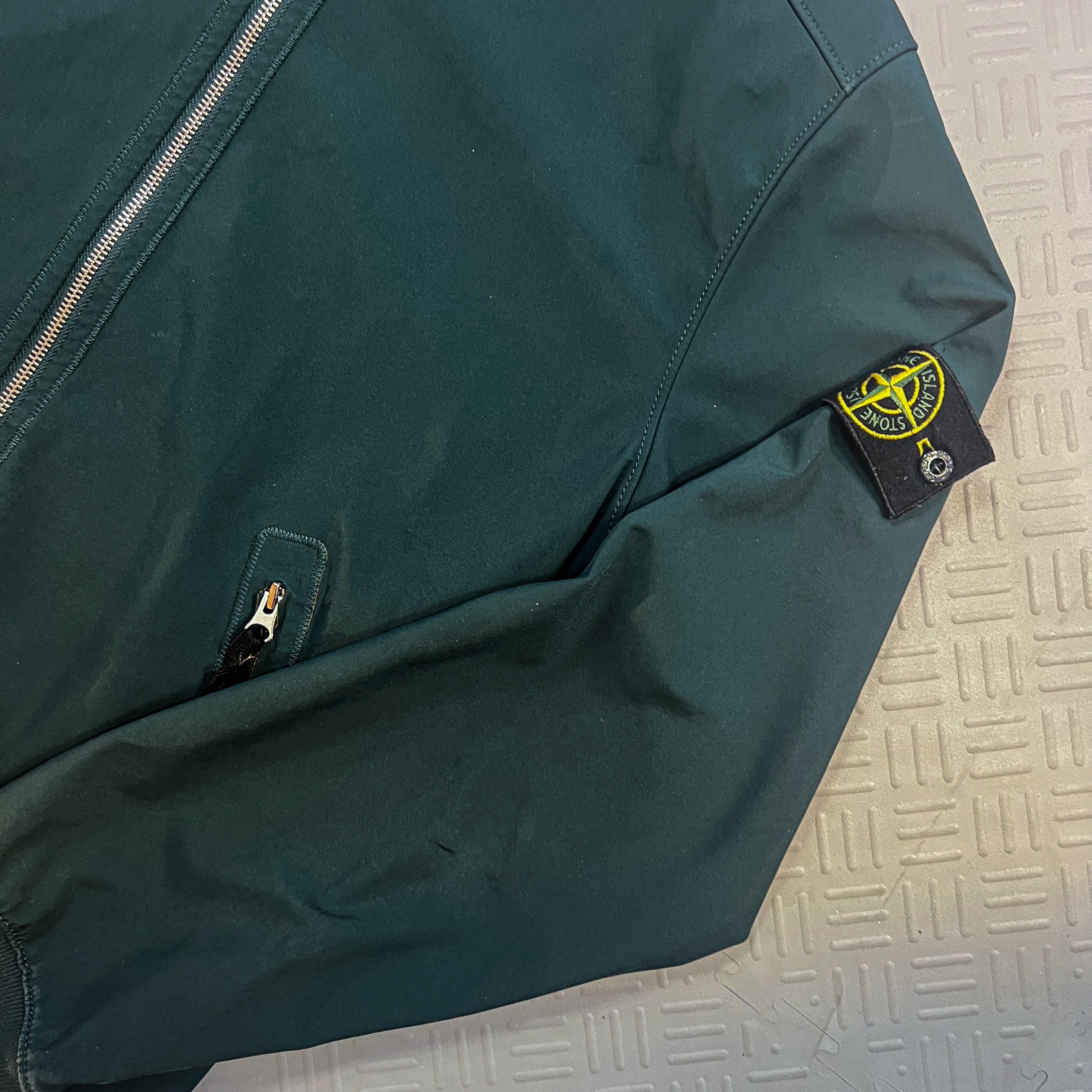 STONE ISLAND LIGHT SOFT SHELL-R Jacket (L)
