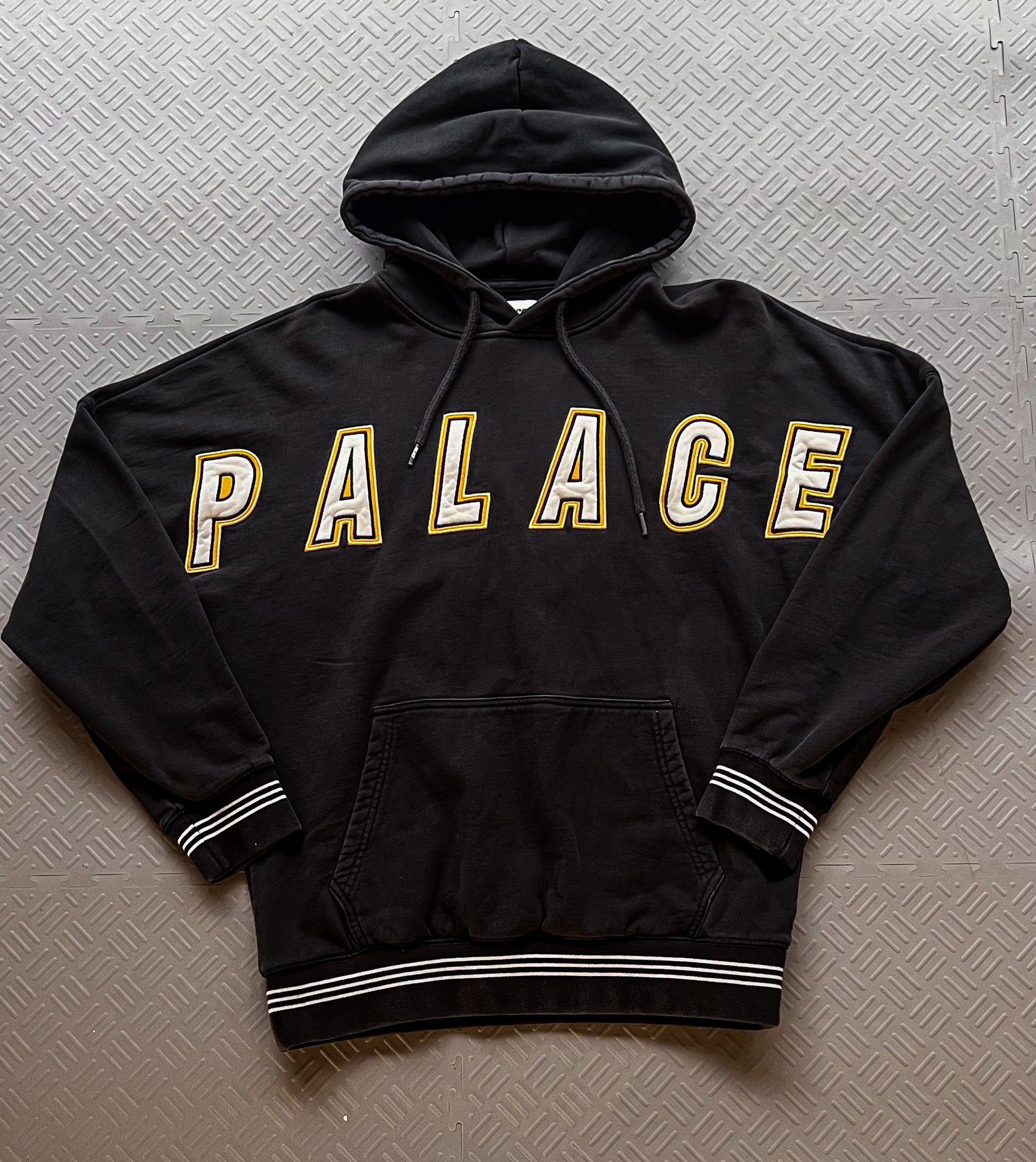 FW20 Palace Full Frontal Hoodie (M)