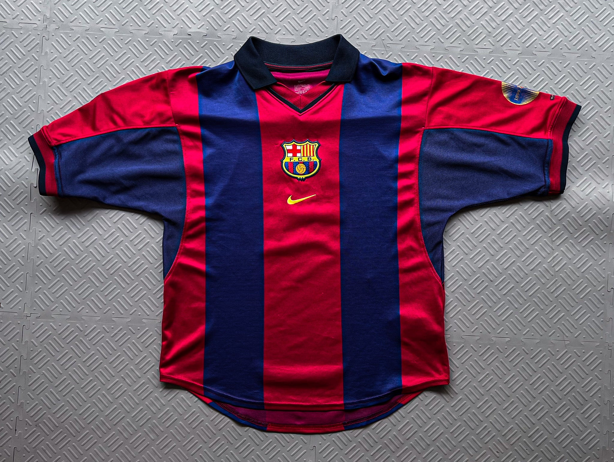 2000-01 Nike Barcelona Home Shirt Rivaldo (S)