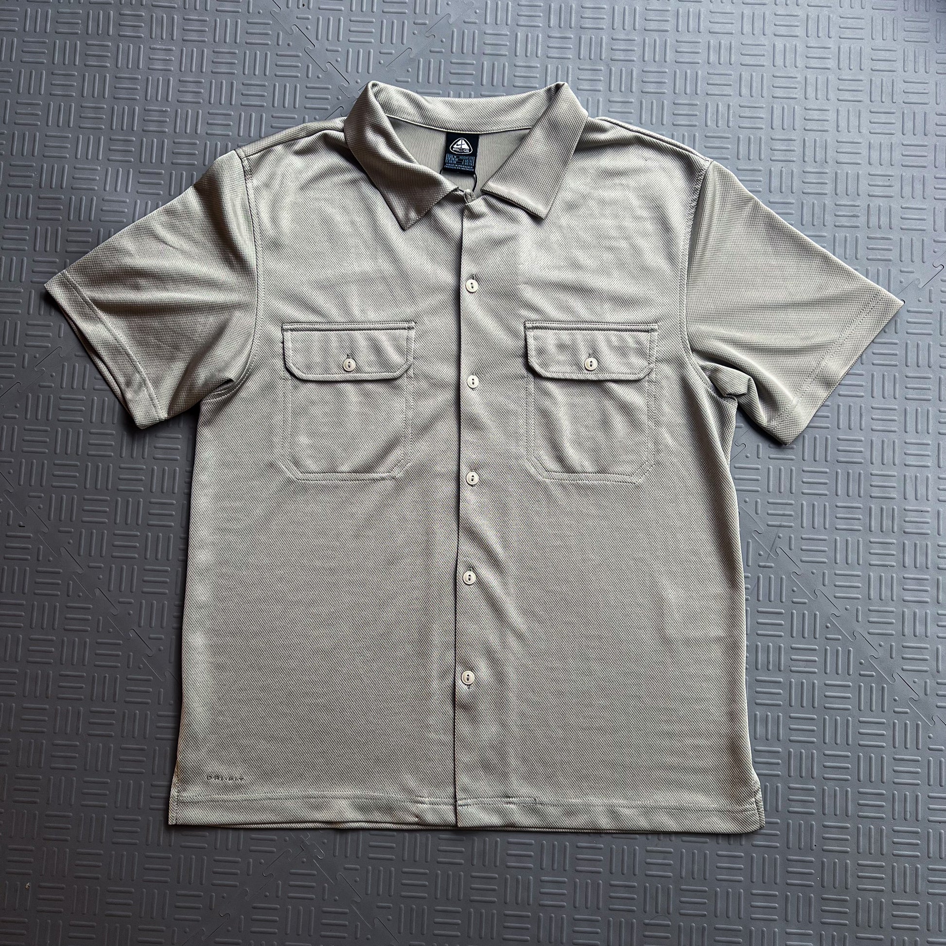 Vintage 2000's Nike ACG Button Up (M)