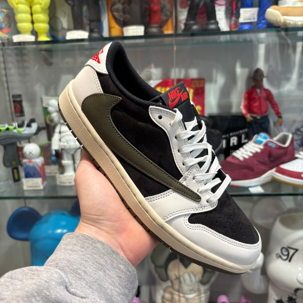 Jordan 1 x Travis Olive (EU42)