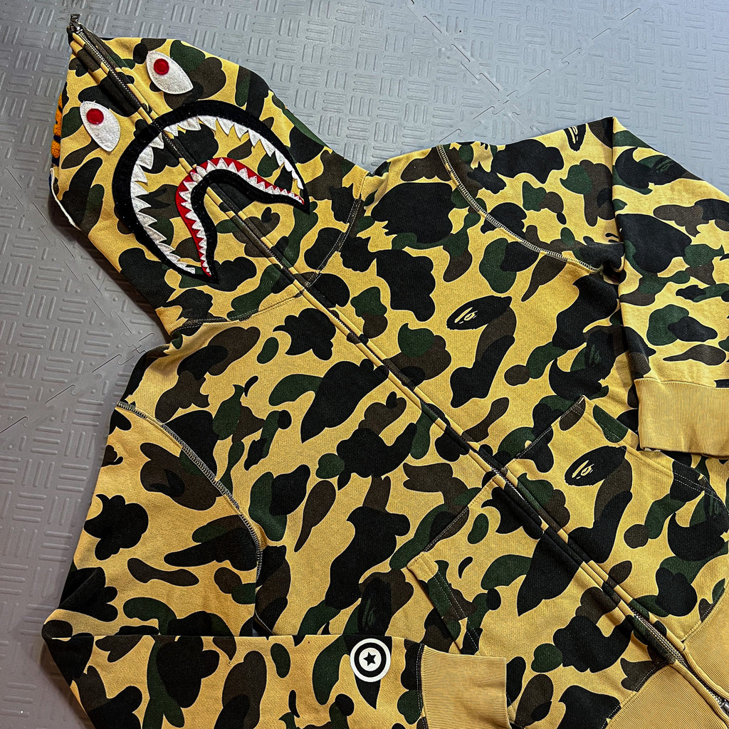 Bape 1st Camo Shark Hoodie (L)